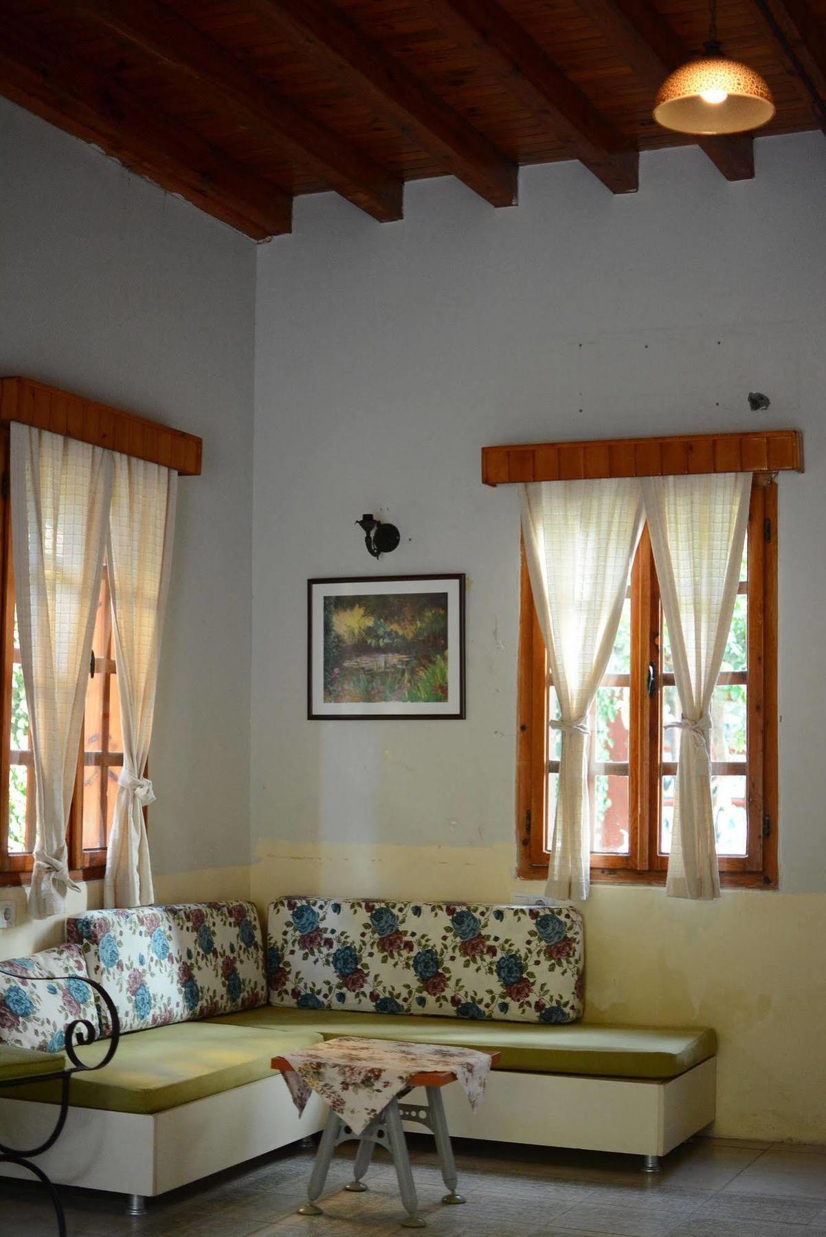 Otel Wood House Анталья Экстерьер фото